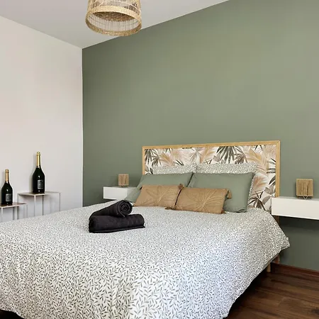 公寓 Champagne Haven Elegant In Center