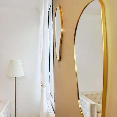 公寓 Champagne Haven Elegant In Center