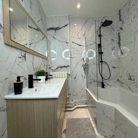 Champagne Haven Elegant In Center Apartment Epernay